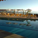 Hotel John & George 4*