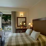 Hotel John & George 4*