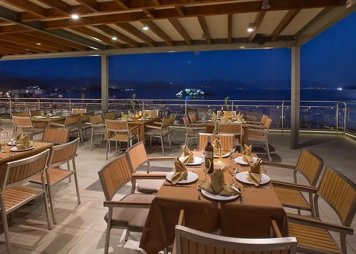 Otel John & George Tolón