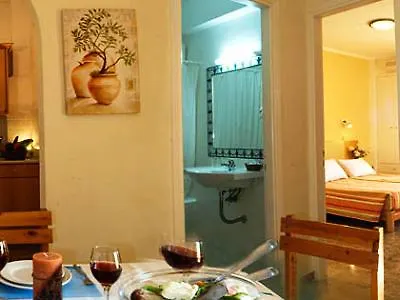 Otel John & George Tolón