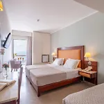 John & George Hotel Tolo