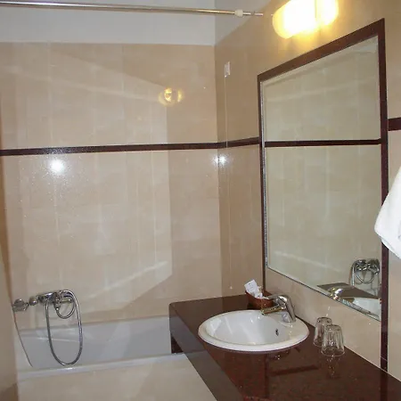 John & George Hotel 4*