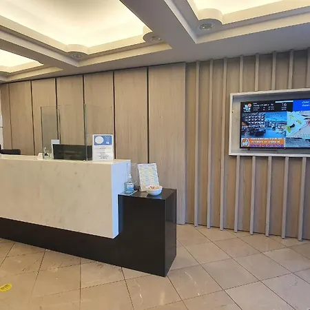 Hotell John & George 4*
