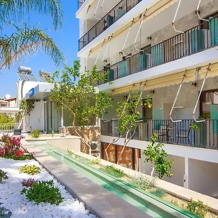 John & George 4* Tolo