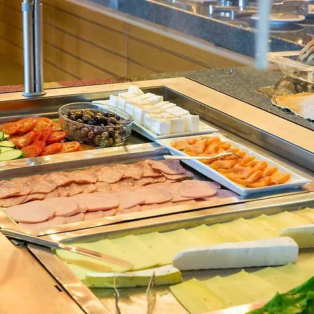 Hotel John & George Tolo