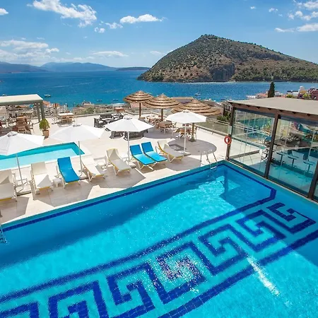 Hotel John & George Tolo