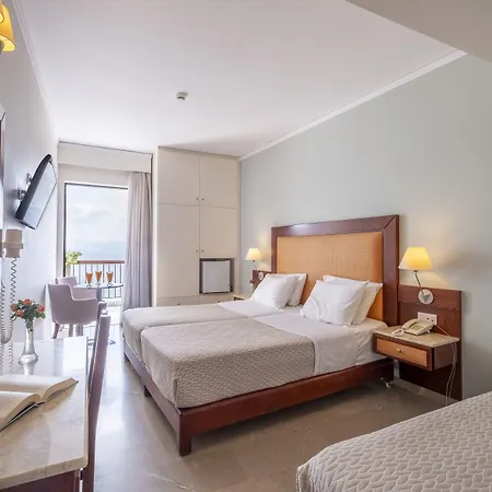 John & George 4* Tolo