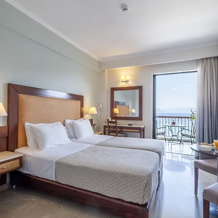 John & George Hotel Tolo