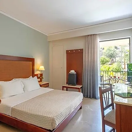 Hotel John & George 4*