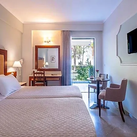 Hotel John & George 4*