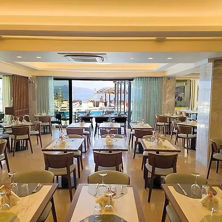 John & George Hotel
