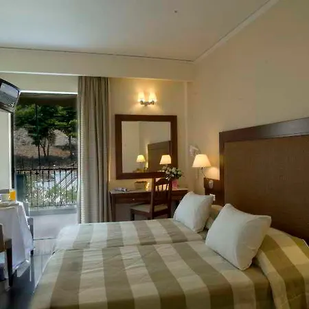Hotell John & George 4*
