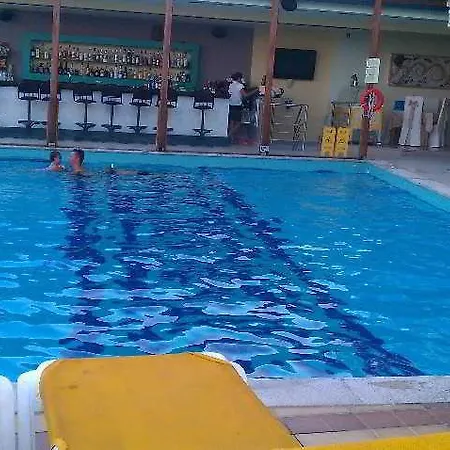 John & George Hotel 4*