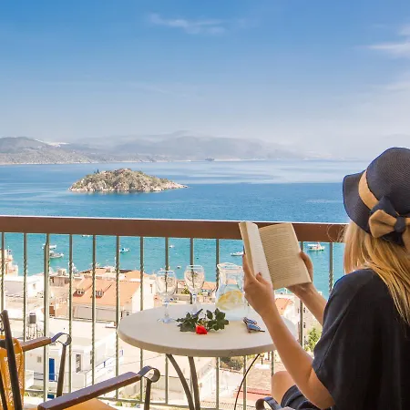 John & George Hotel Tolo