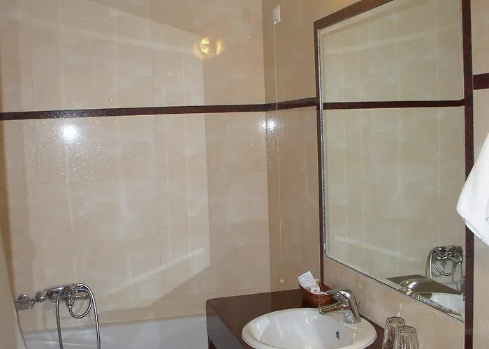 John & George Hotel 4*