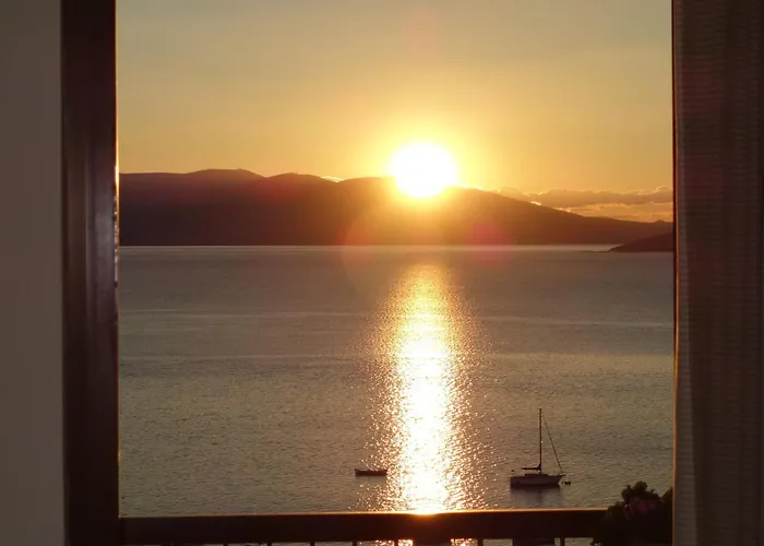 Отель John & George 4*