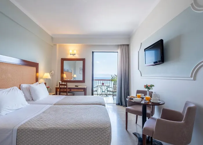 Hotel John & George 4*