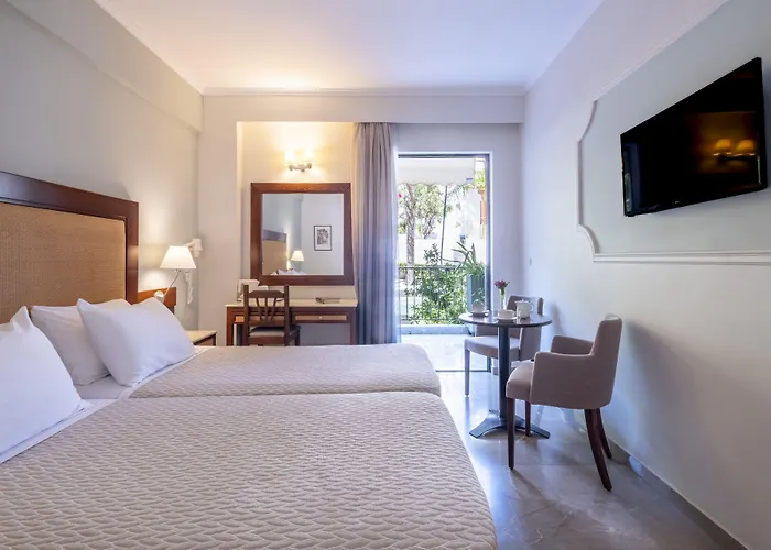 John & George 4* Tolo