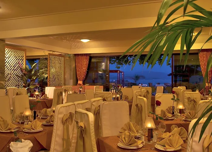 John & George 4* Tolo