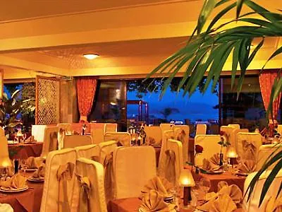 Hotel John & George Tolo